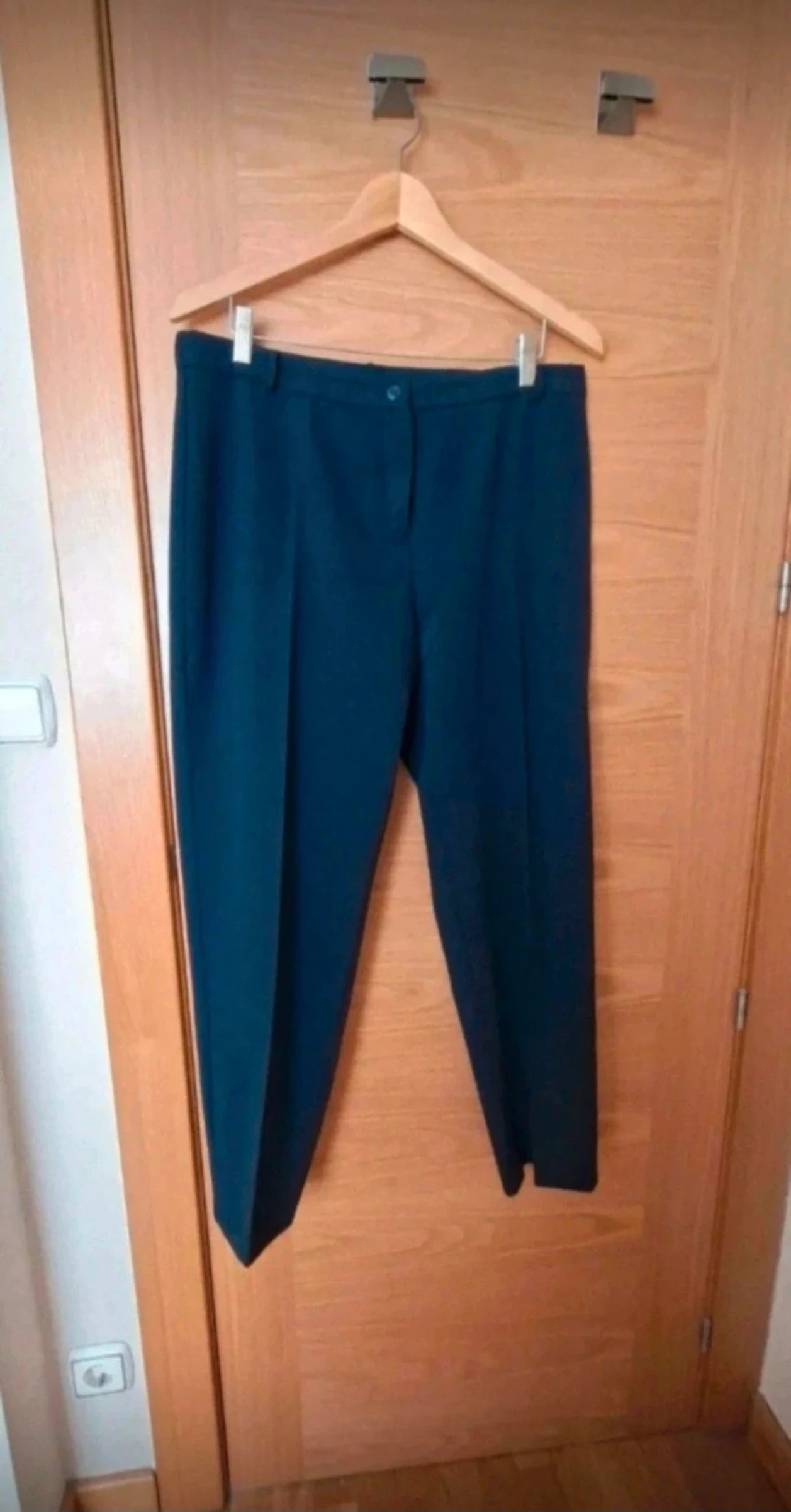 Pantalon de mujer,  color azul marino, talla 44